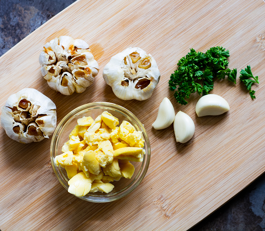 Vegan-garlic-butter-using-three-ingredients-ackees-garlic-and-parsely